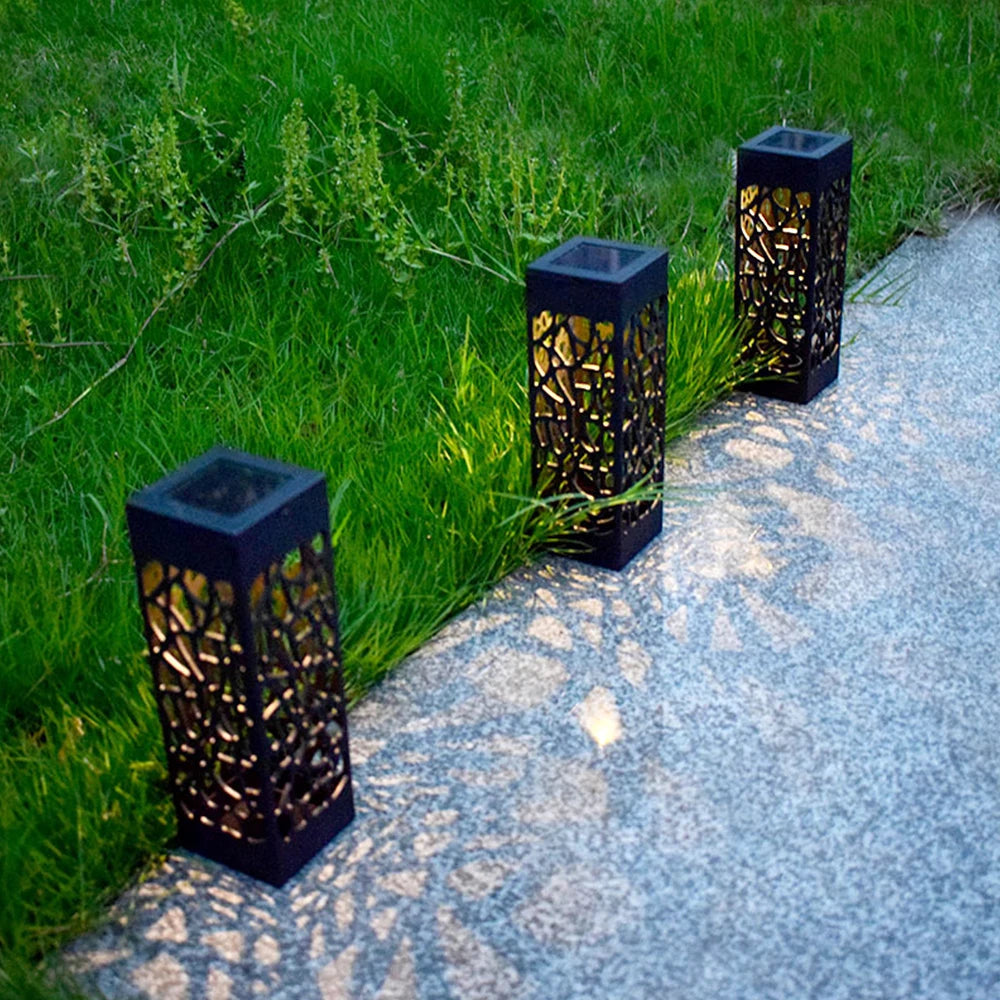 SolHollow Solar Lawn Light