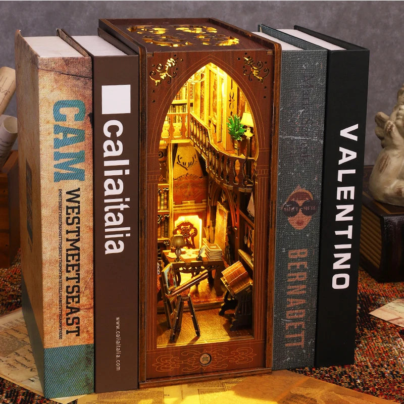 Luminis Archive™ – Enchanted Bookshelf Lamp