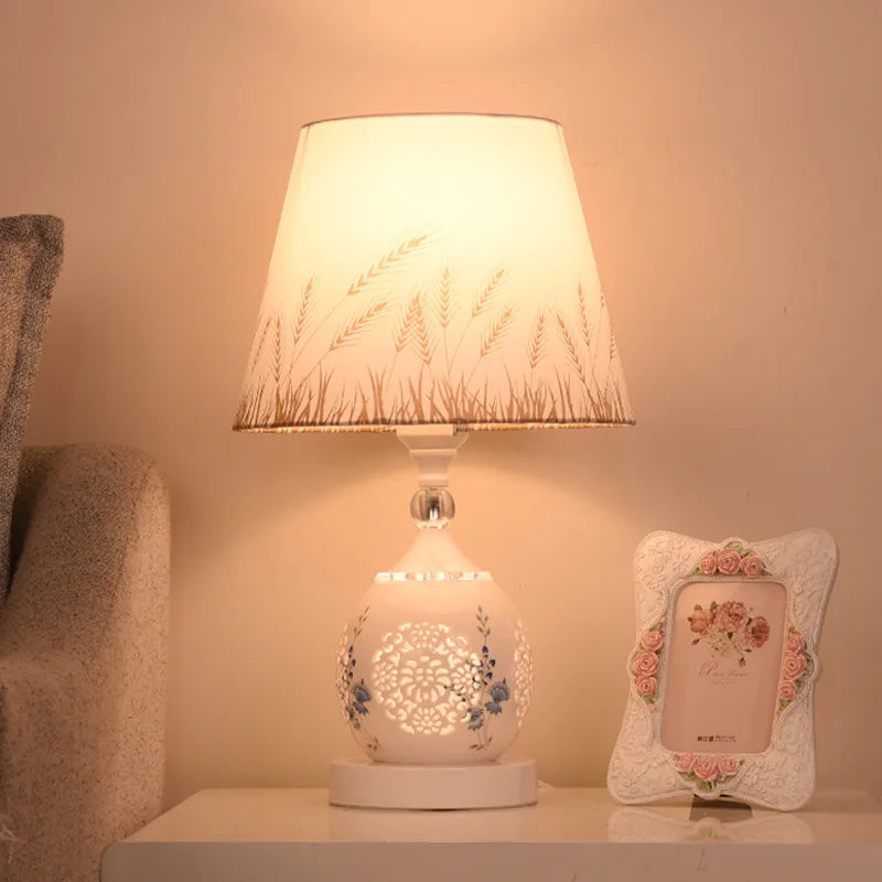 Lumière Rose Crystal Lamp