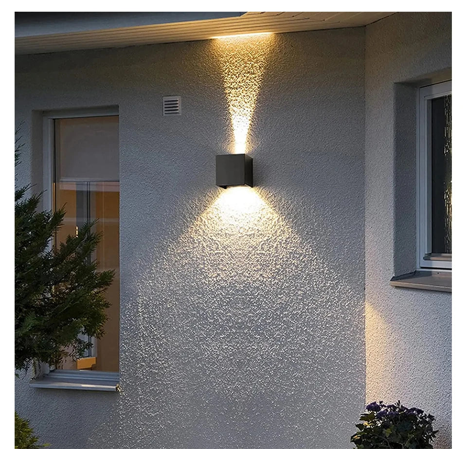 HaloEdge Wall Light