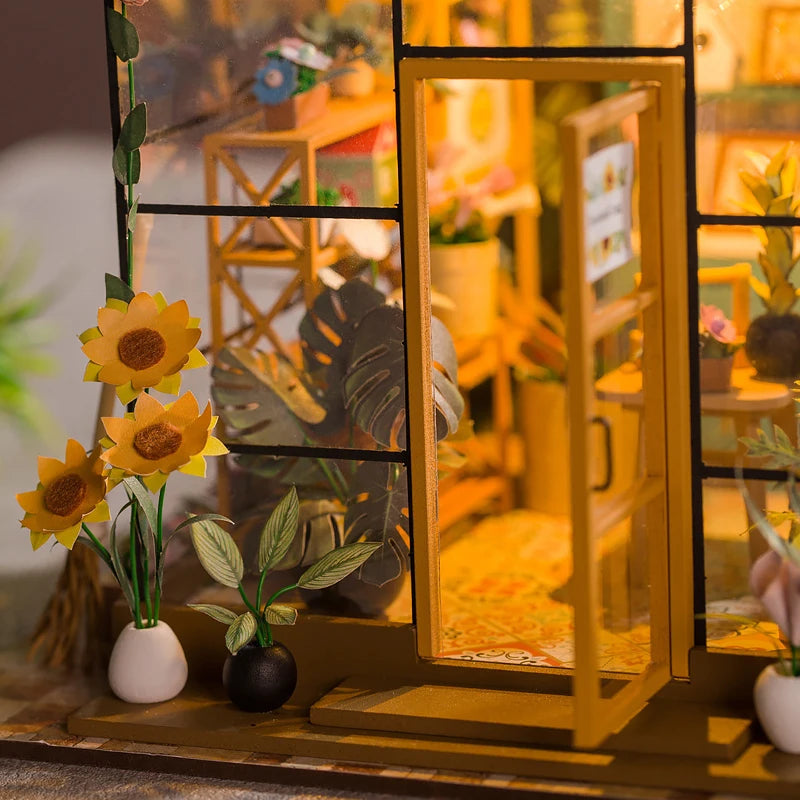 Enchanted Greenhouse Ambient Lamp
